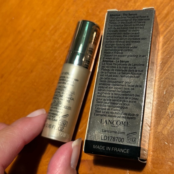 Lancome Absolue Soft Cream & Lancome Absolue The Serum - Picture 4 of 16